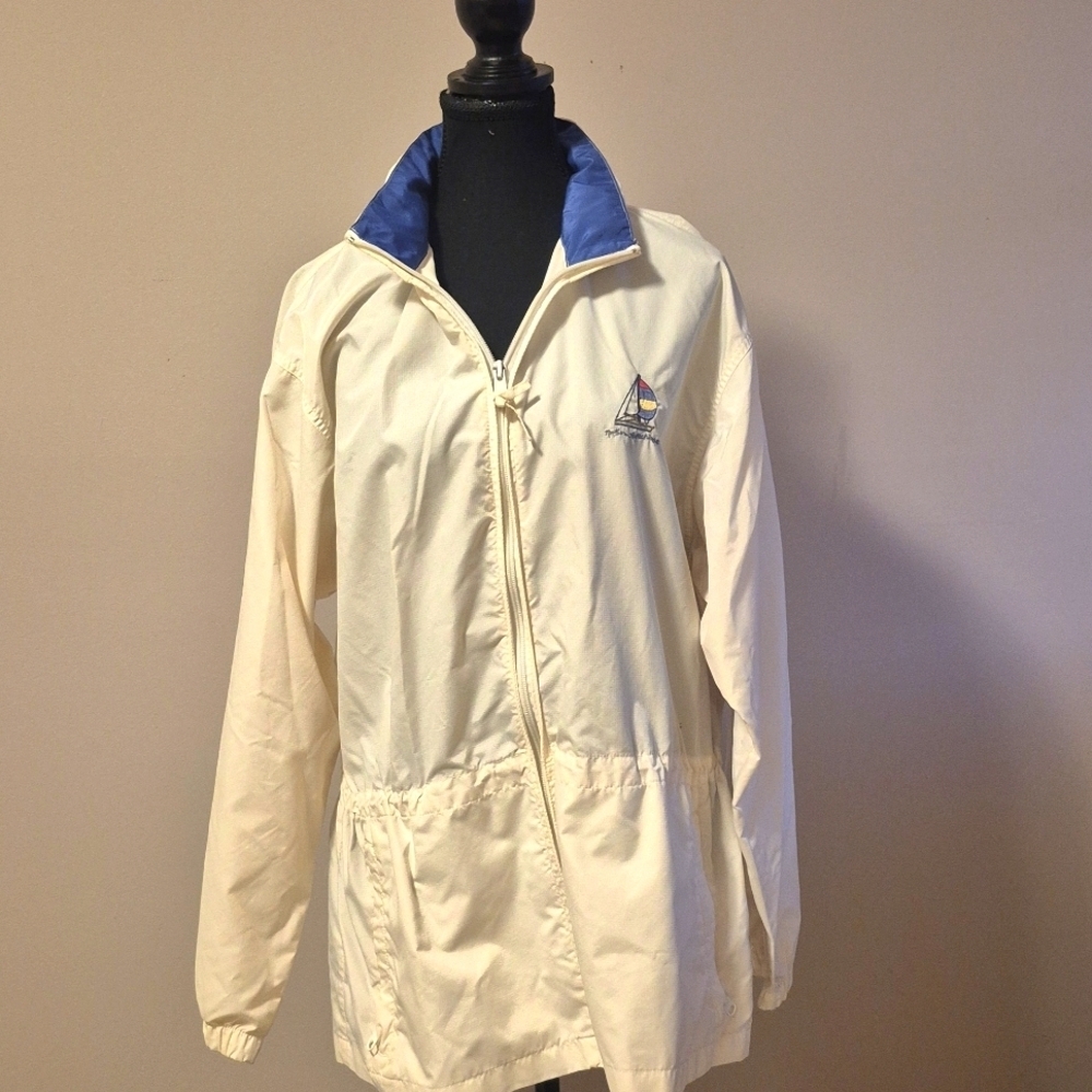 Northern Reflections Sailboat Print White Wind Breaker - M